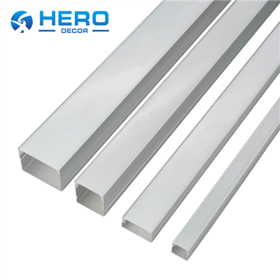 Bred U--formet anodisert aluminiumsprofil for LED-strips